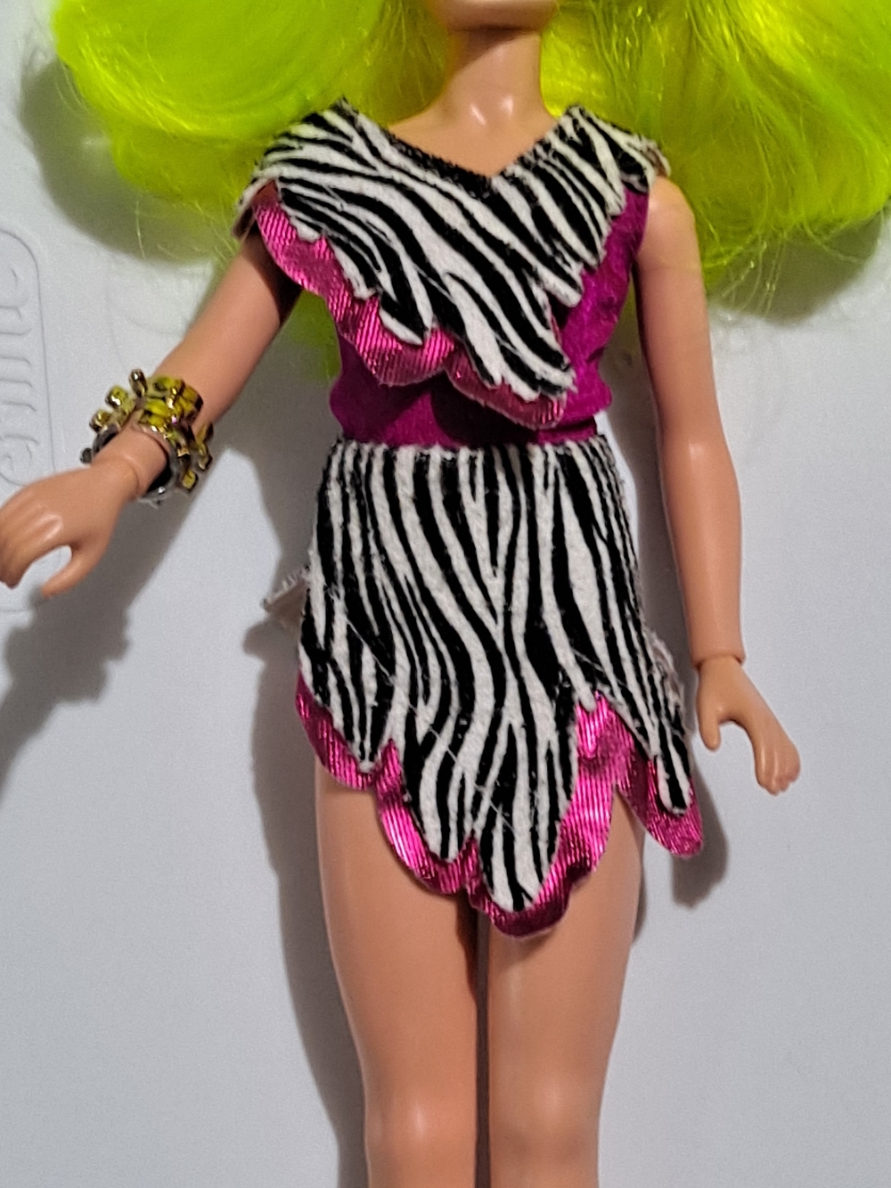 Vintage 1985 Hasbro Jem and The Holograms Pizzazz The Misfits Doll - Picture 2 of 7